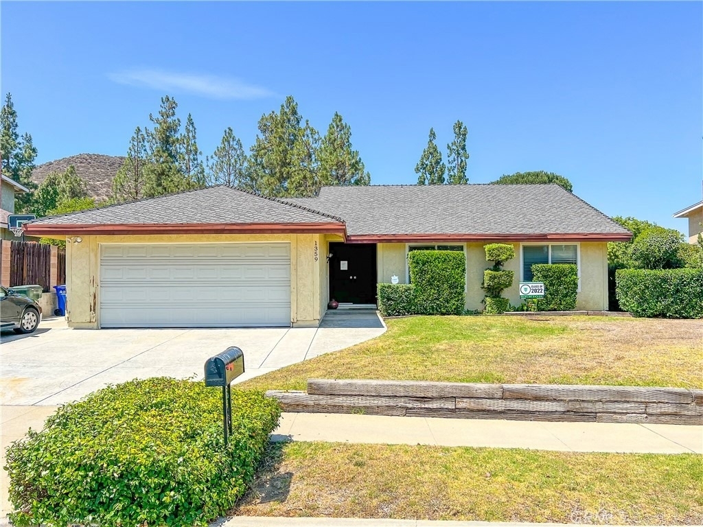 1359 Calle De Oro - Photo 0