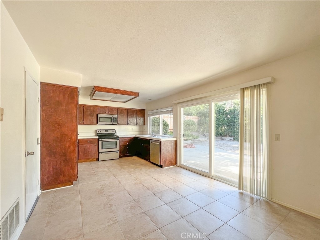 1359 Calle De Oro - Photo 7