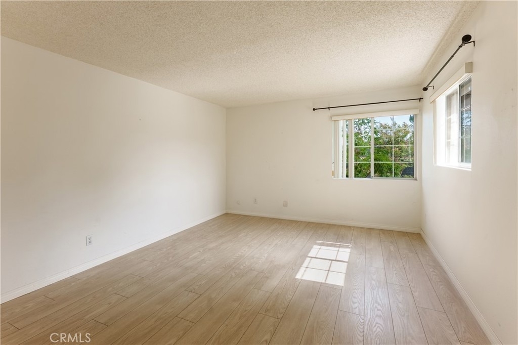 19111 Hamlin - Photo 15