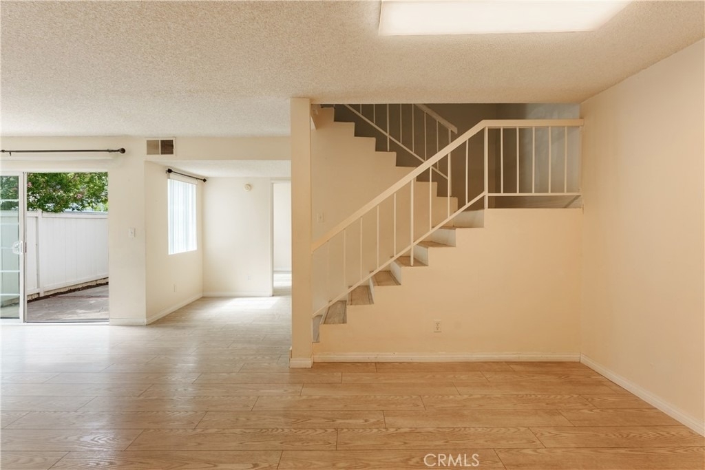 19111 Hamlin - Photo 9