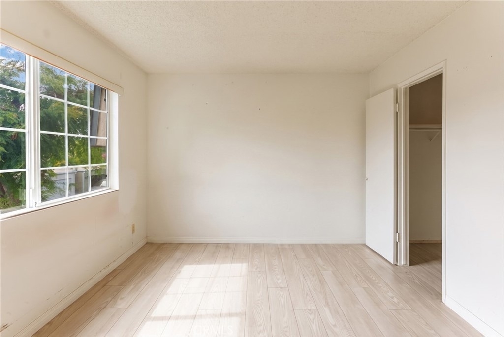 19111 Hamlin - Photo 18