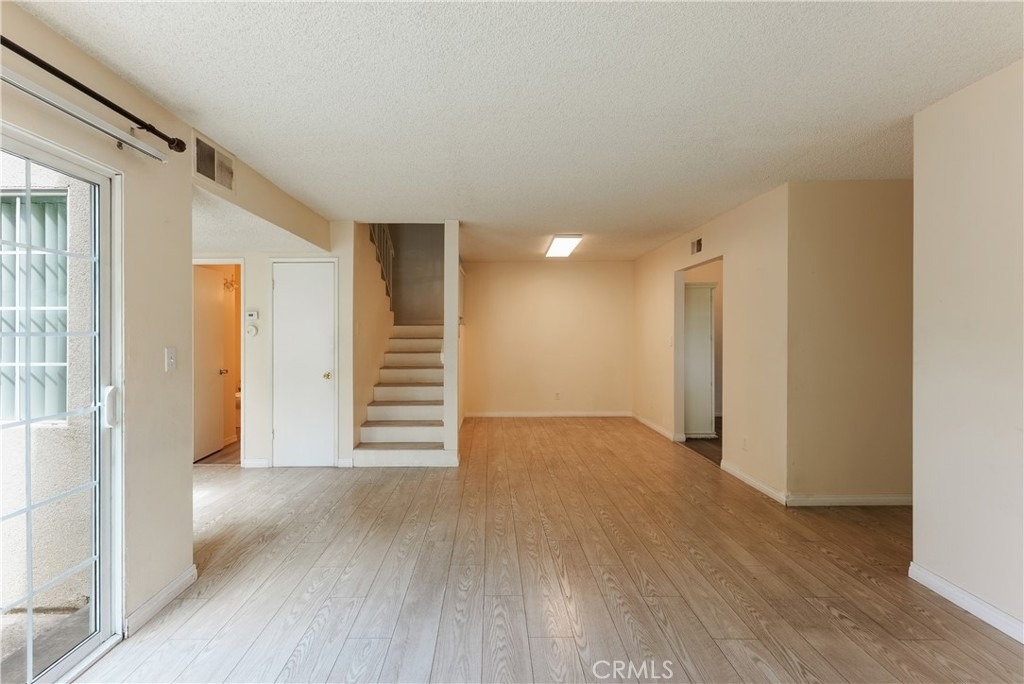 19111 Hamlin - Photo 10