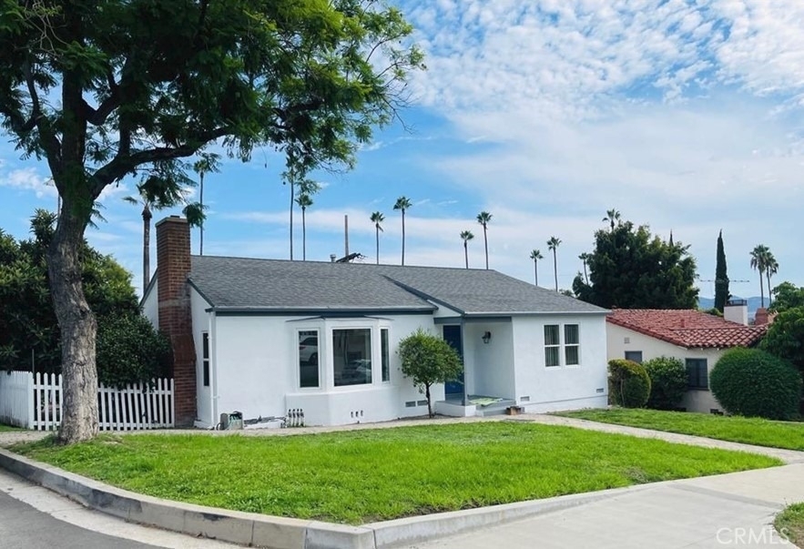 1422 Spazier Avenue - Photo 0