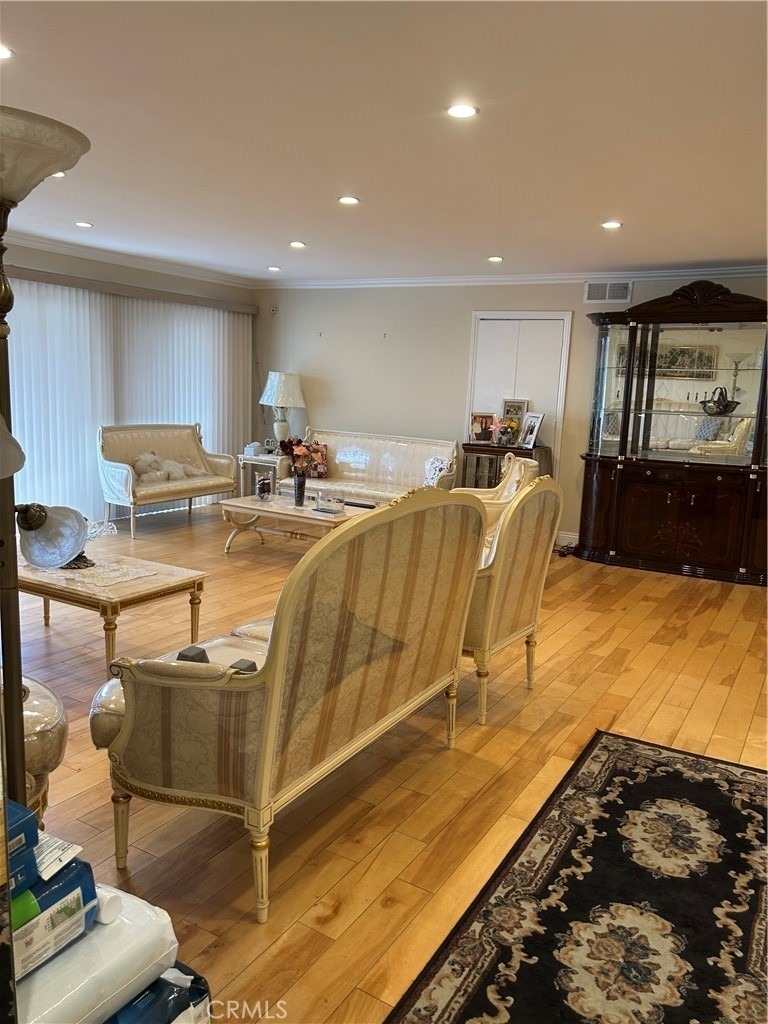 5315 Yarmouth - Photo 1