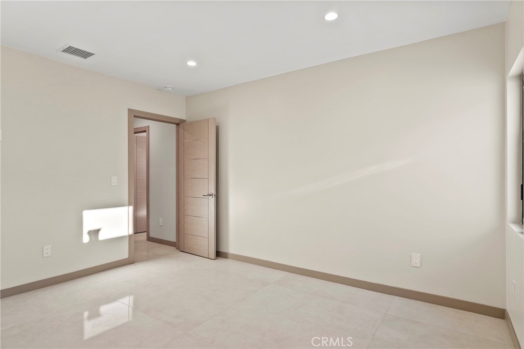 14242 Hortense - Photo 20