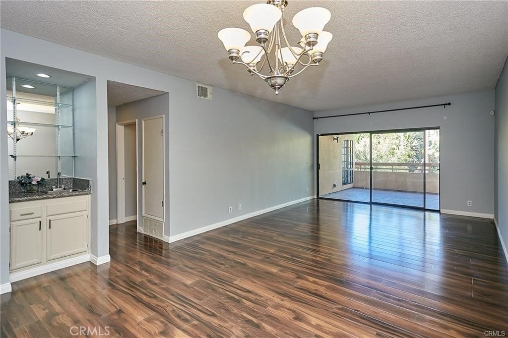 941 W Carson Street - Photo 2