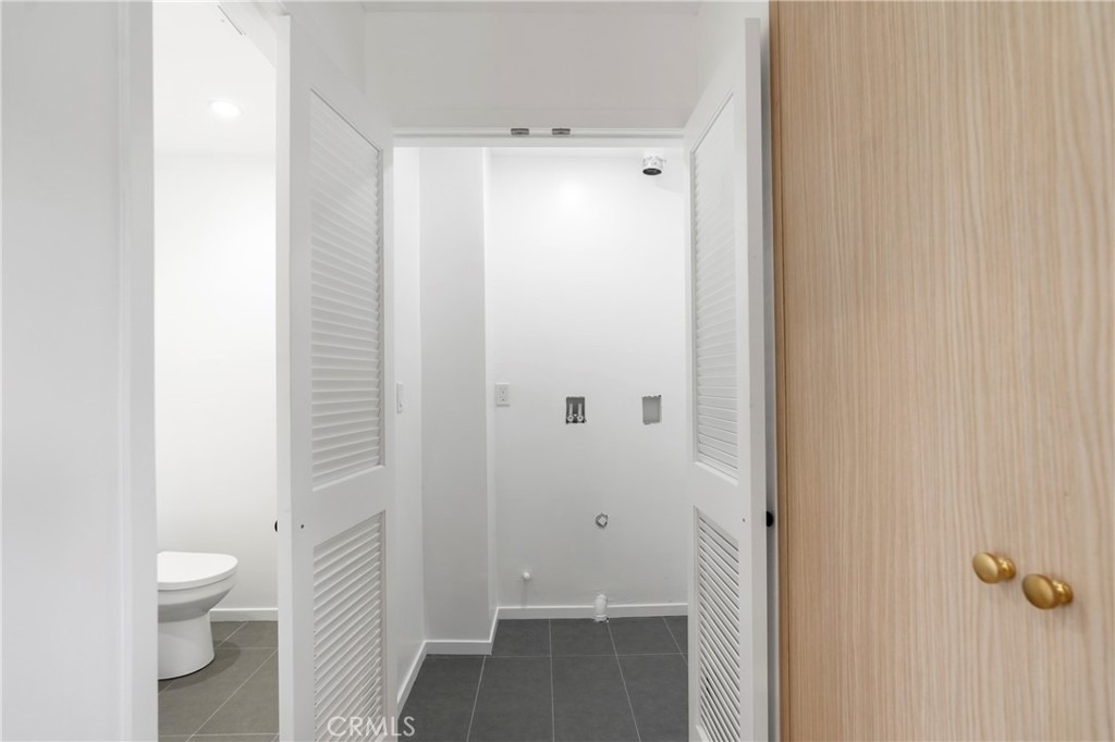 2515 Alsace Avenue - Photo 10