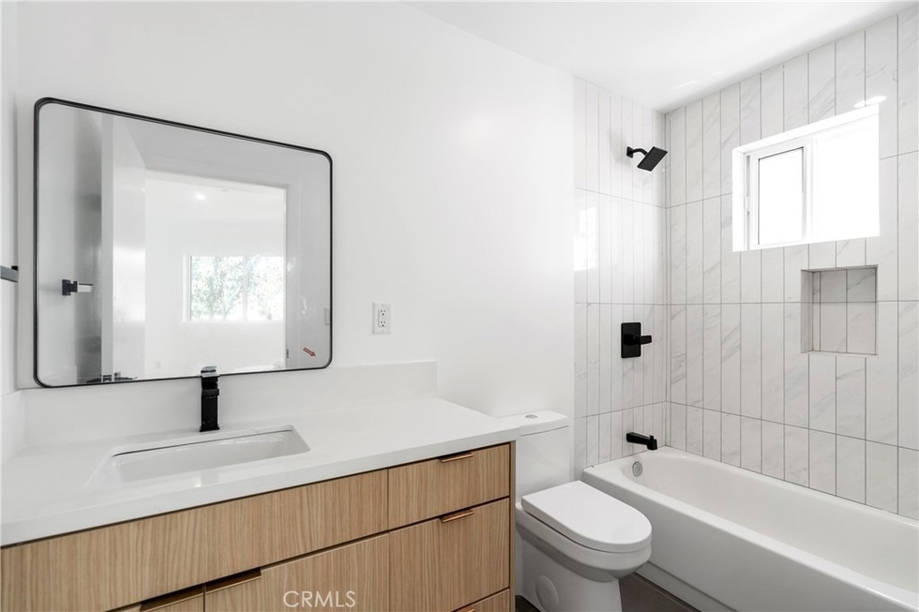 2515 Alsace Avenue - Photo 12