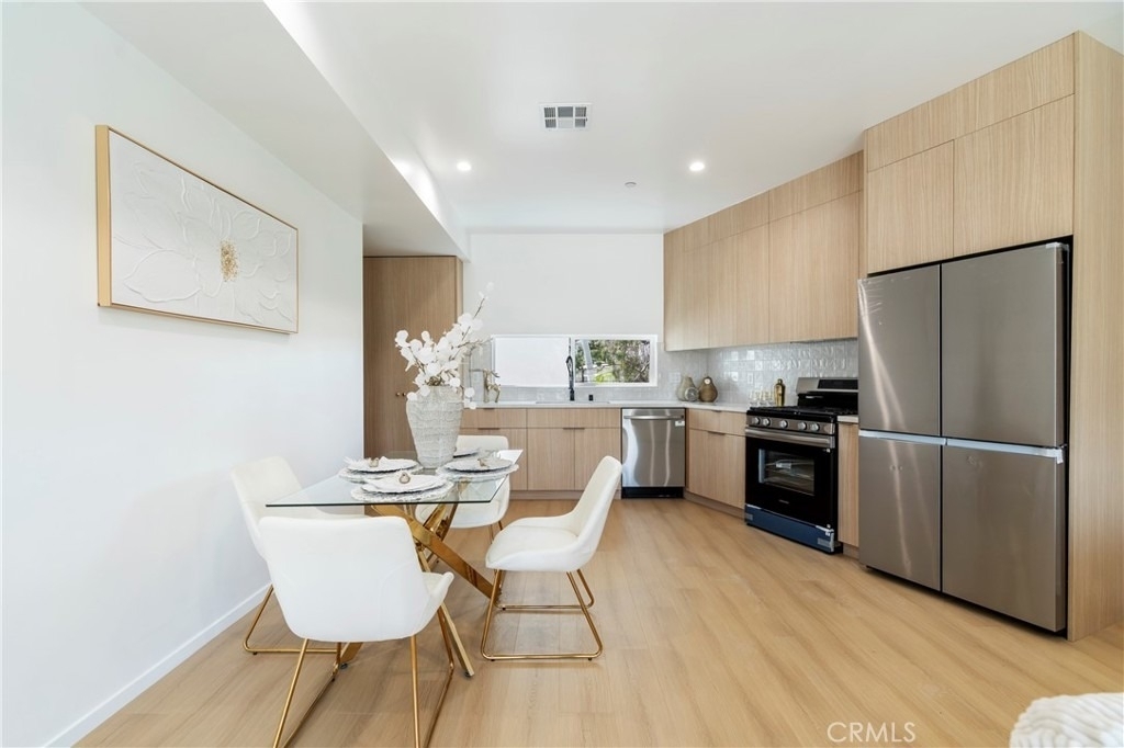 2515 Alsace Avenue - Photo 6
