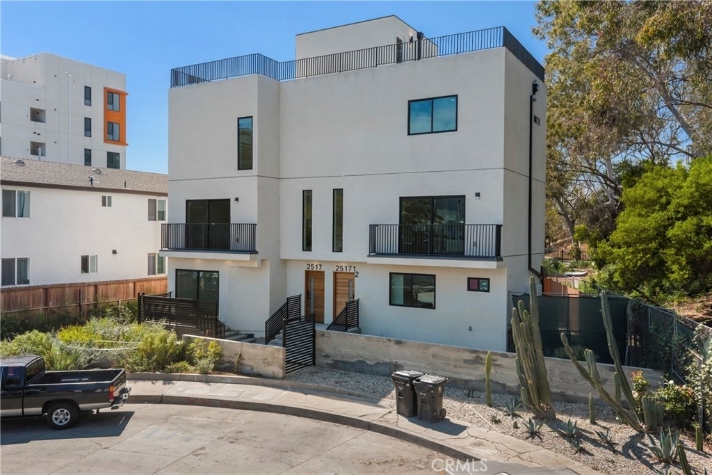 2515 Alsace Avenue - Photo 17