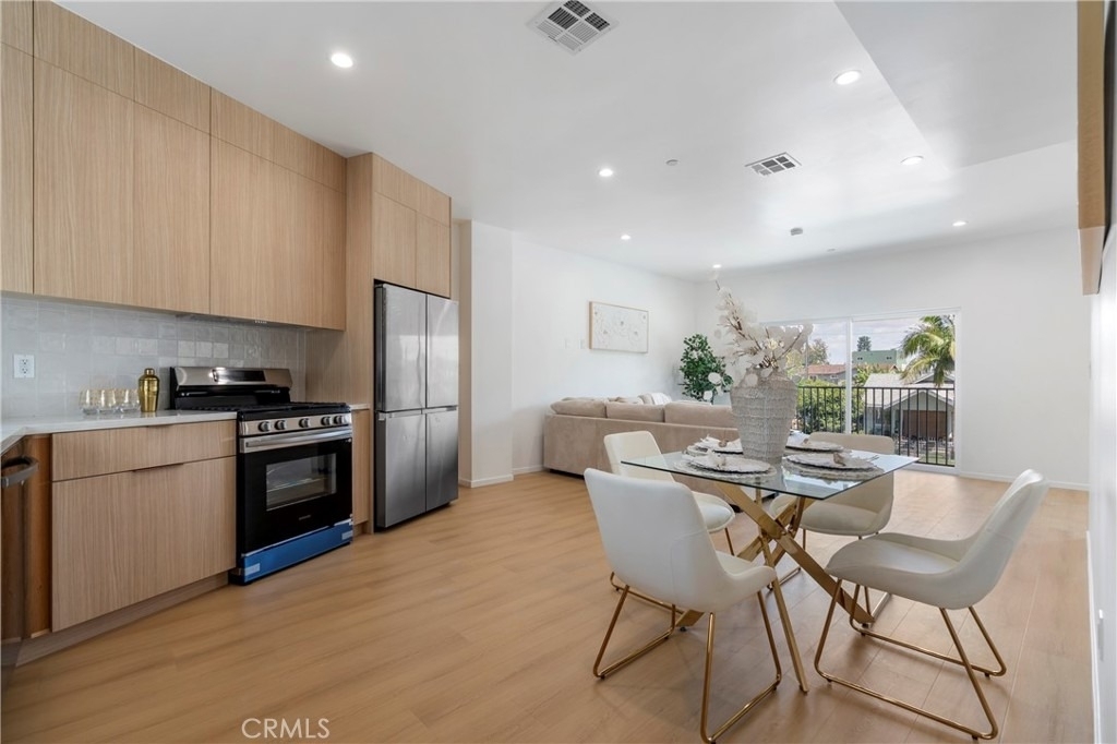 2515 Alsace Avenue - Photo 7
