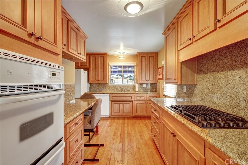 17230 Bonham Ave - Photo 8
