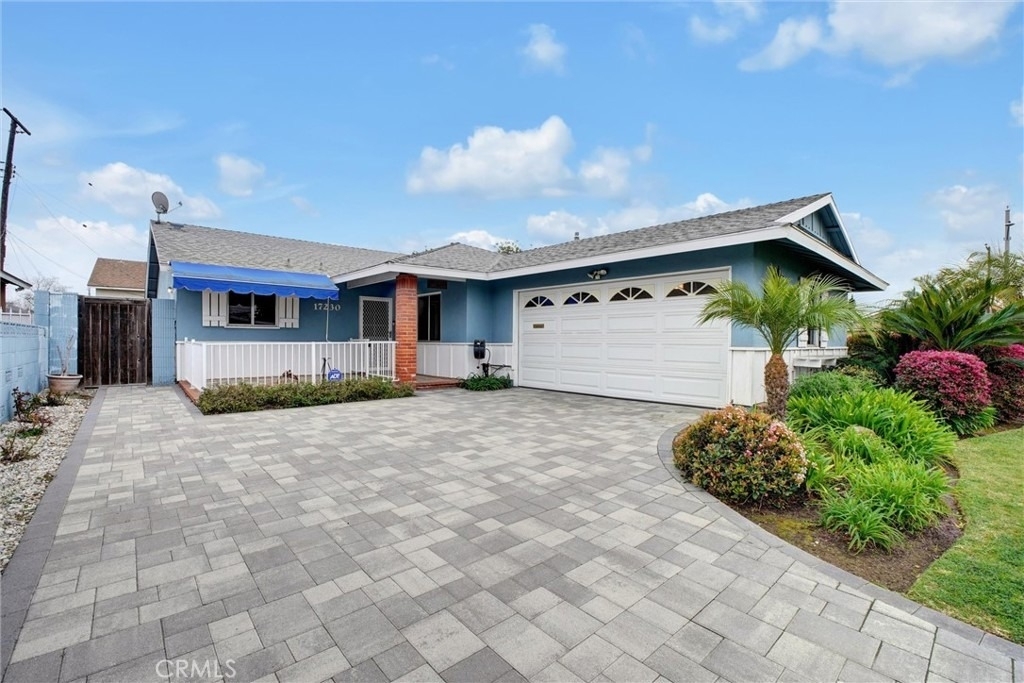 17230 Bonham Ave - Photo 2