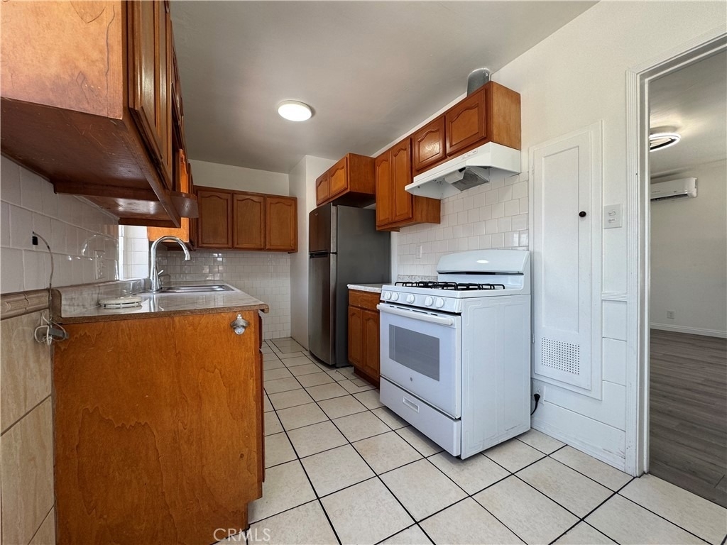 3464 1/2 Duane Way - Photo 3