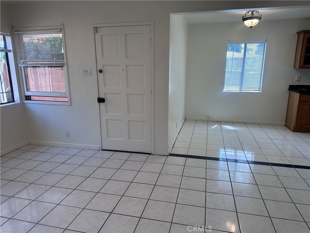 3615 Caspian - Photo 6