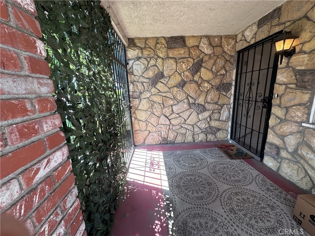 3615 Caspian - Photo 3