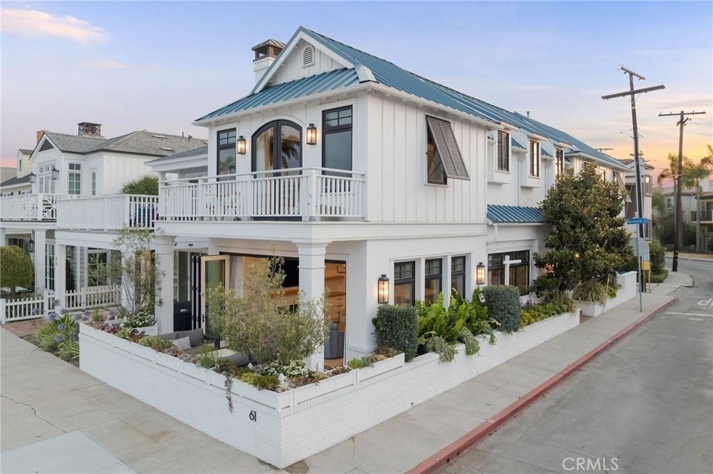 61 The Colonnade - Photo 30