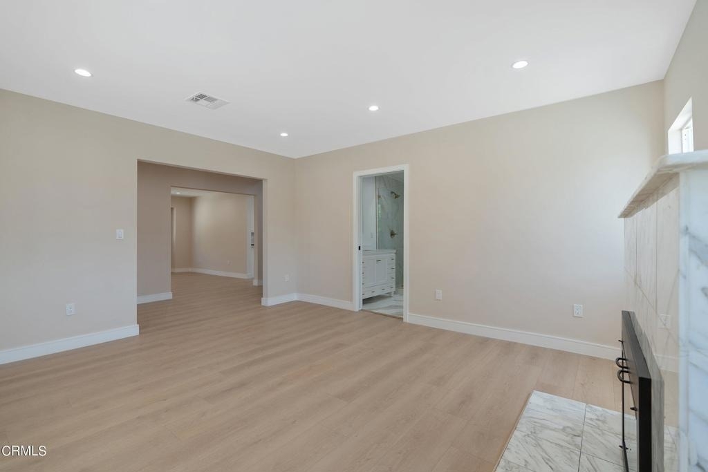 1206 Tamarind Avenue - Photo 5