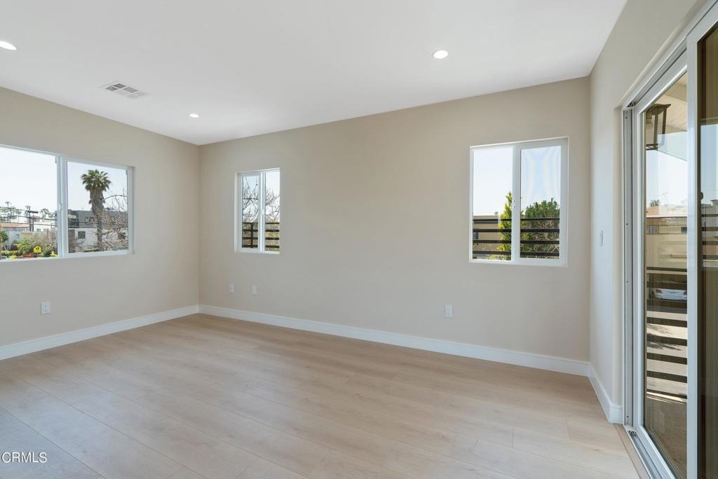 1206 Tamarind Avenue - Photo 33