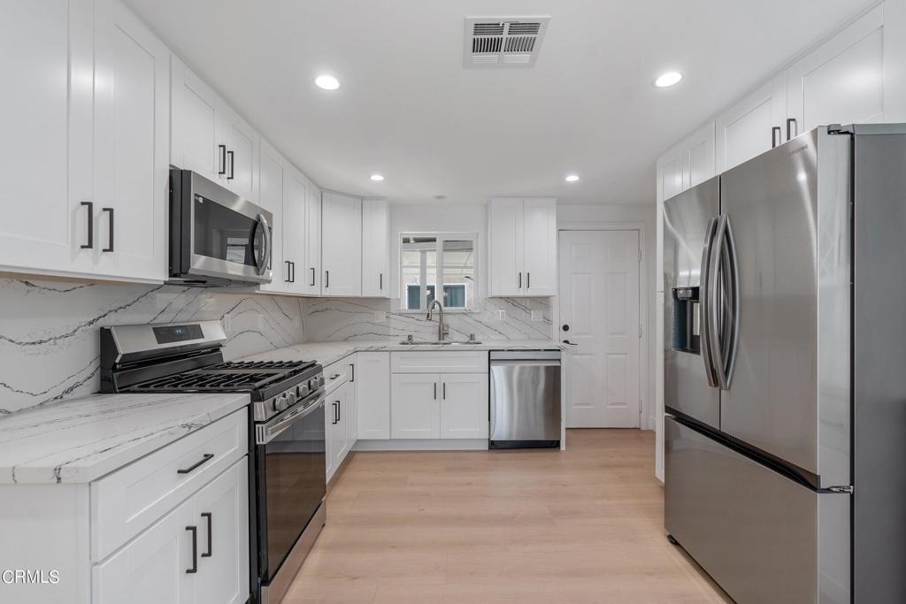1206 Tamarind Avenue - Photo 16