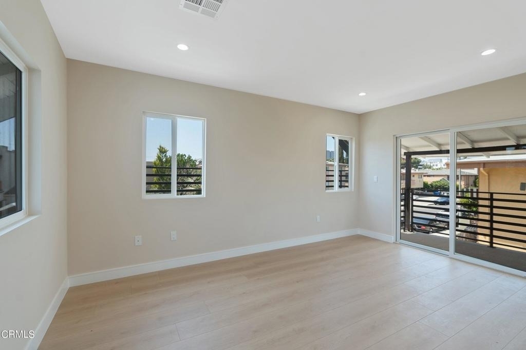 1206 Tamarind Avenue - Photo 34