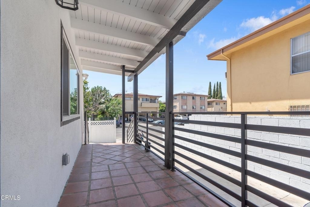 1206 Tamarind Avenue - Photo 39