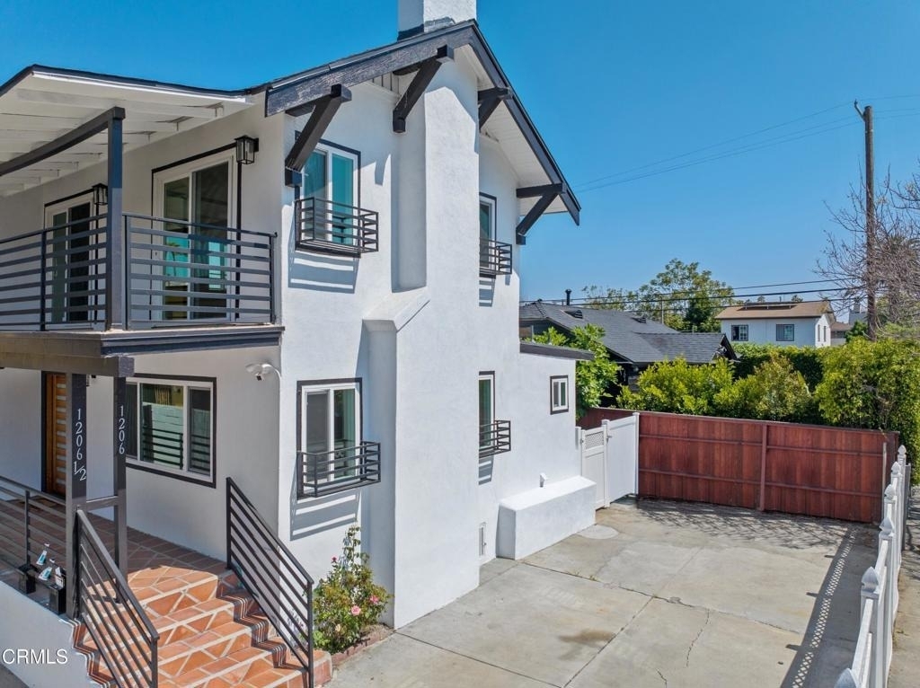 1206 Tamarind Avenue - Photo 41