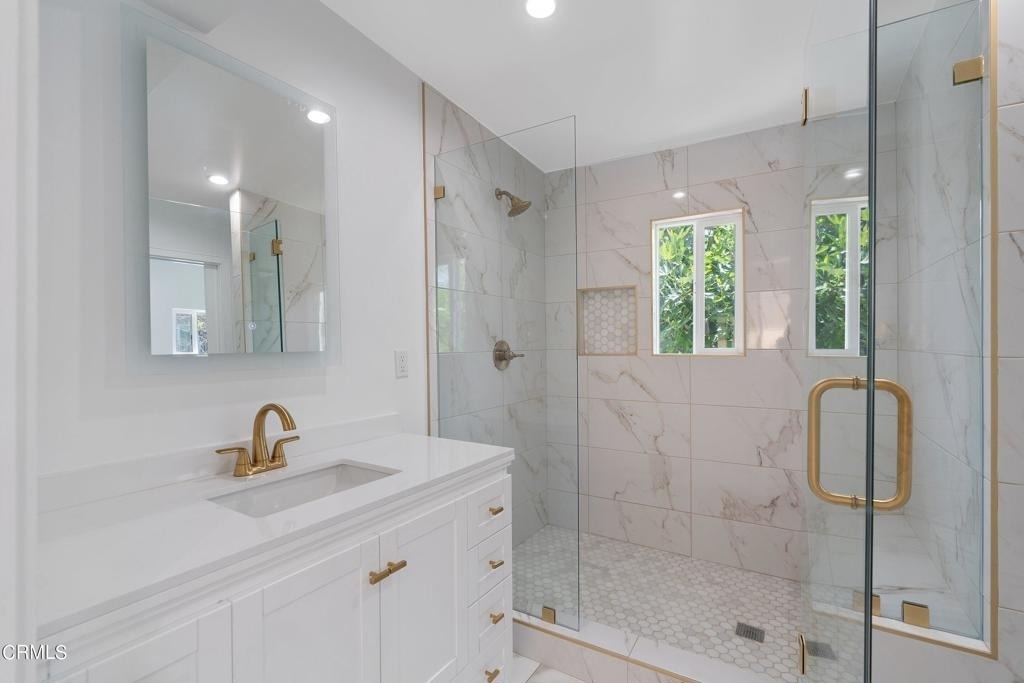 1206 Tamarind Avenue - Photo 7