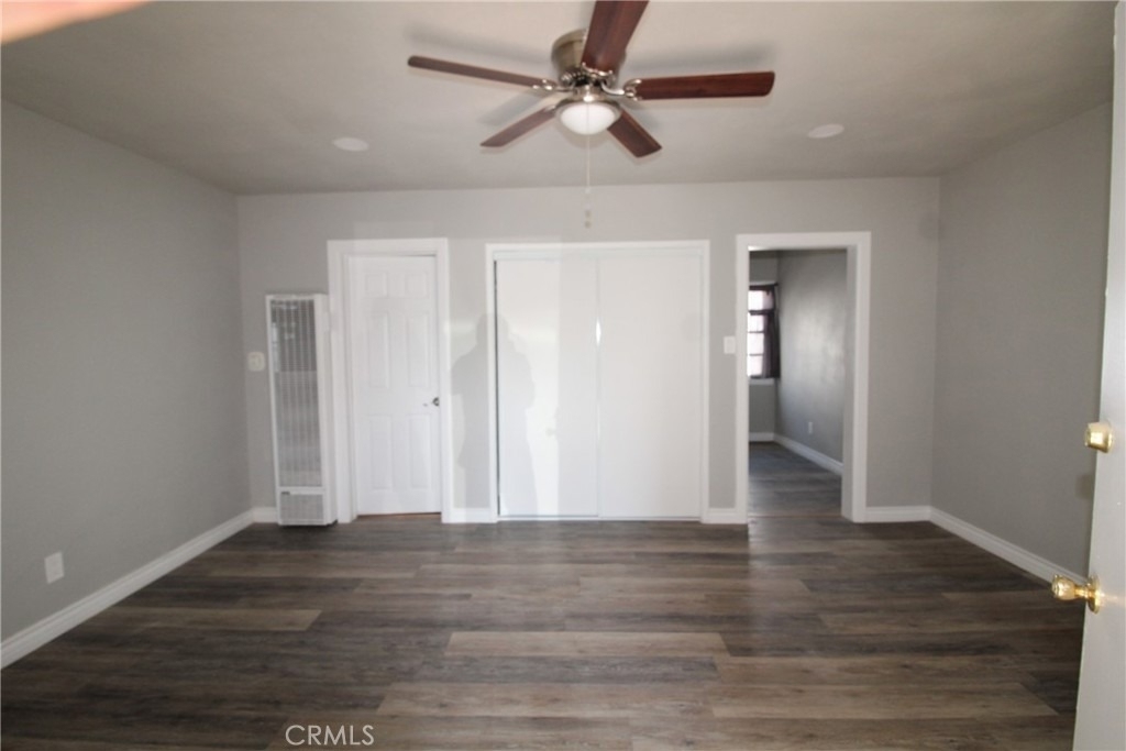 4986 Southern Avenue - Photo 2