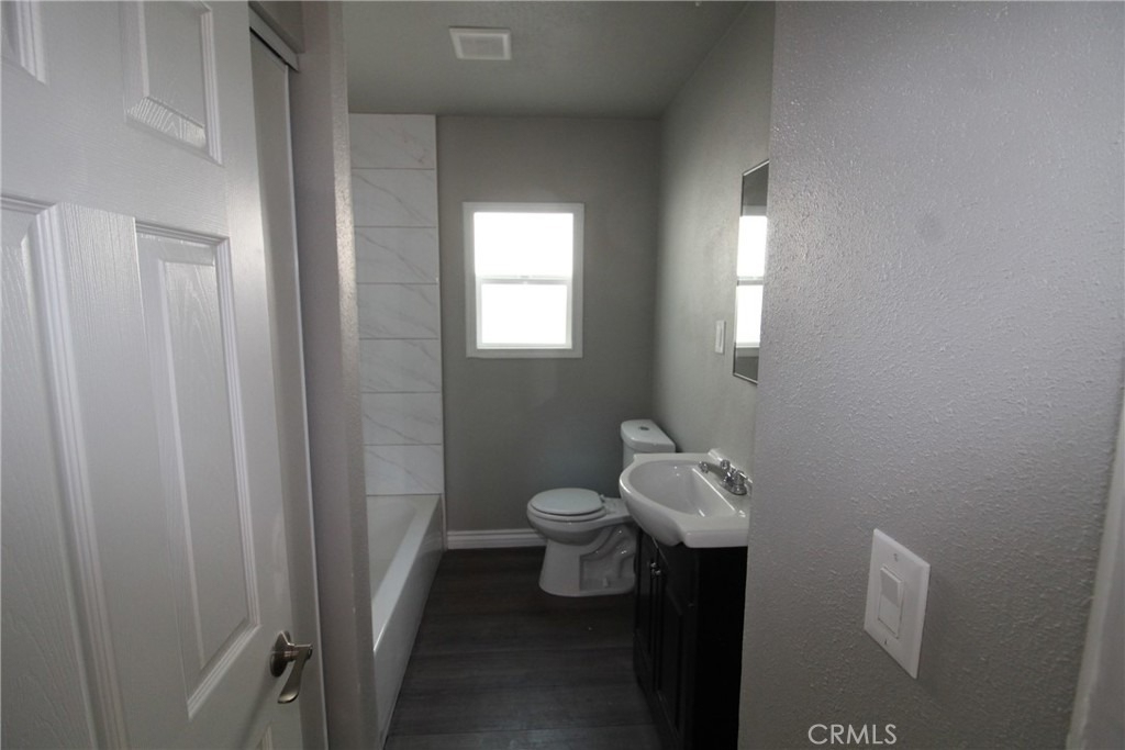 4986 Southern Avenue - Photo 4