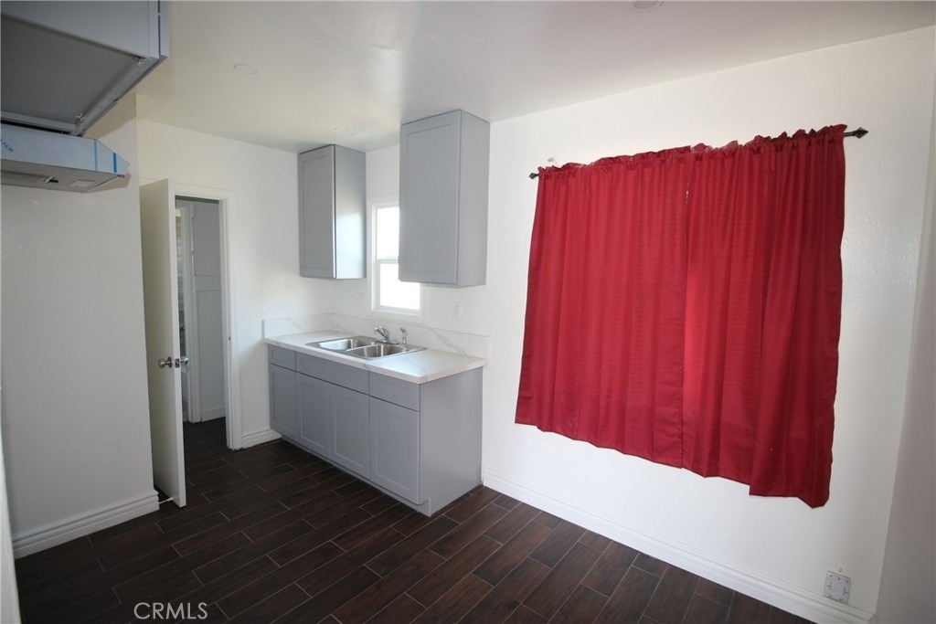 4954 Tweedy Boulevard - Photo 5