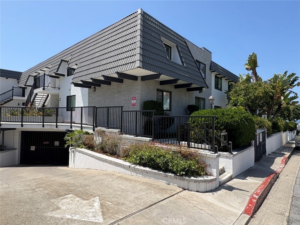 235 Avenida Lobeiro - Photo 0