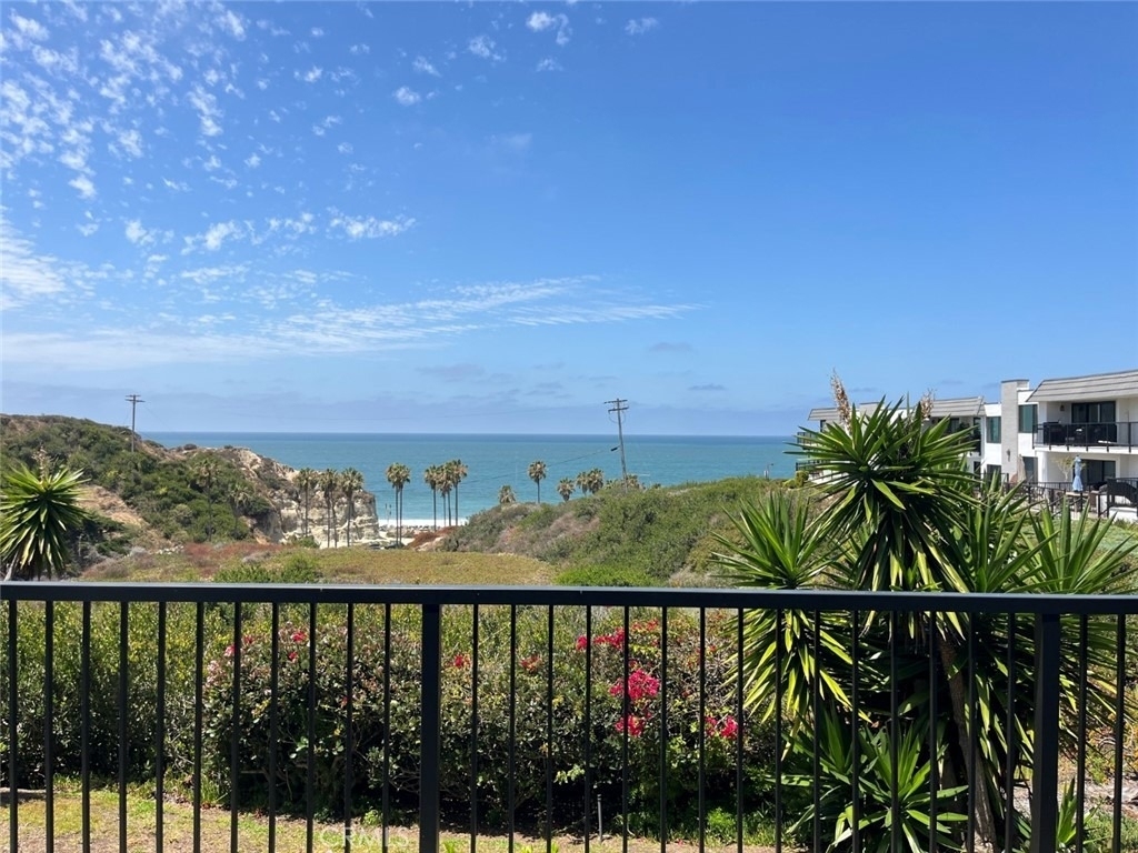 235 Avenida Lobeiro - Photo 1