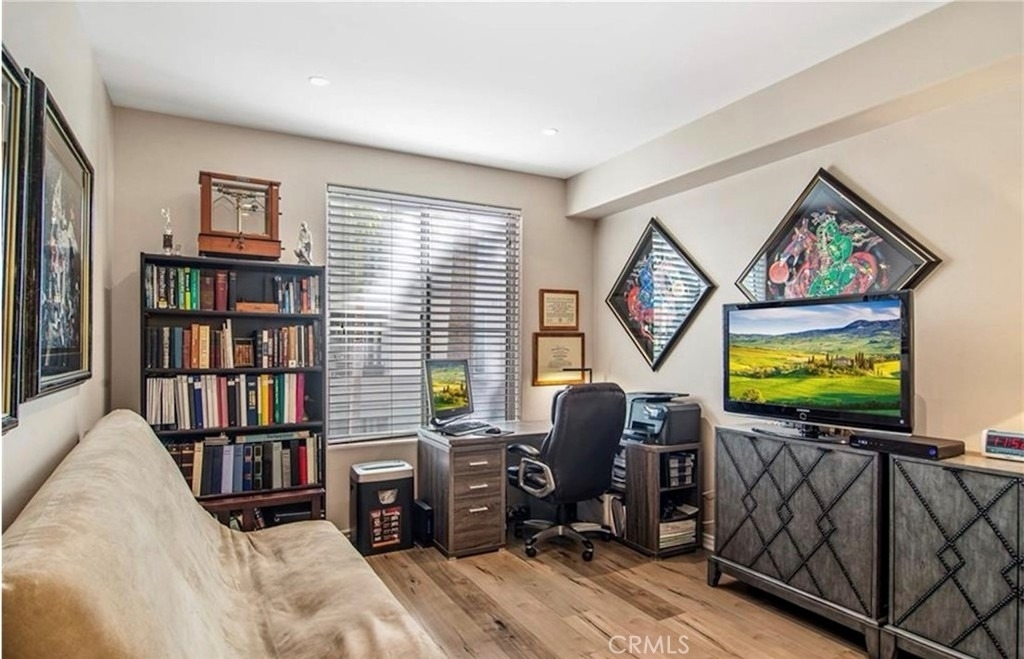 2233 Martin - Photo 10