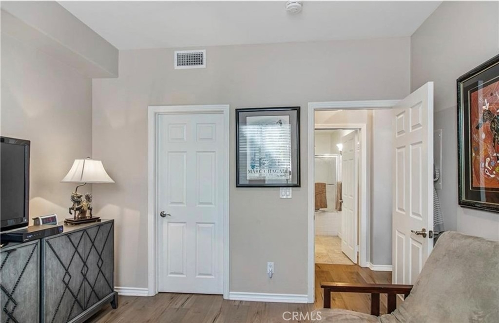 2233 Martin - Photo 9