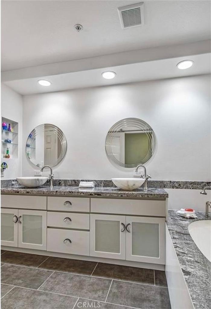 2233 Martin - Photo 12