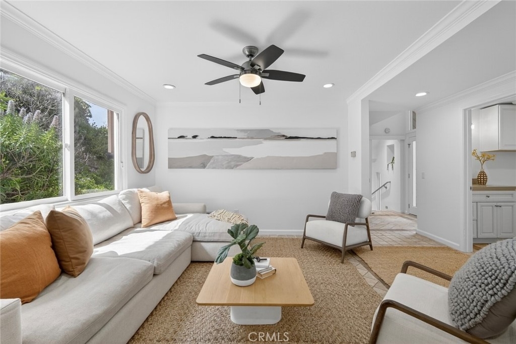 431 Nyes Place - Photo 7