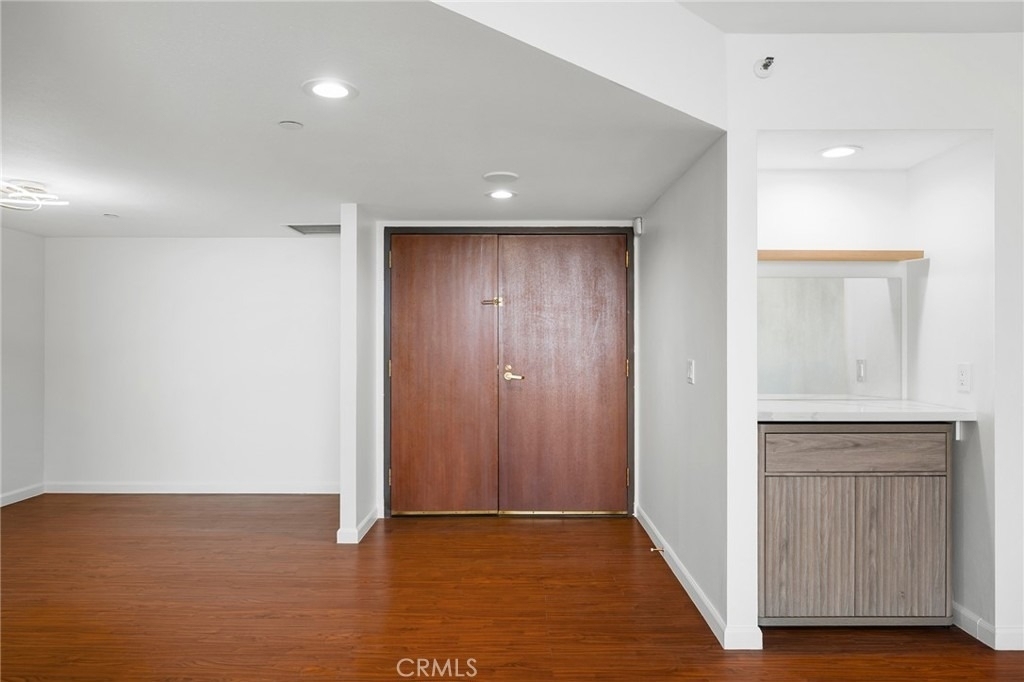 343 Pioneer Drive - Photo 4