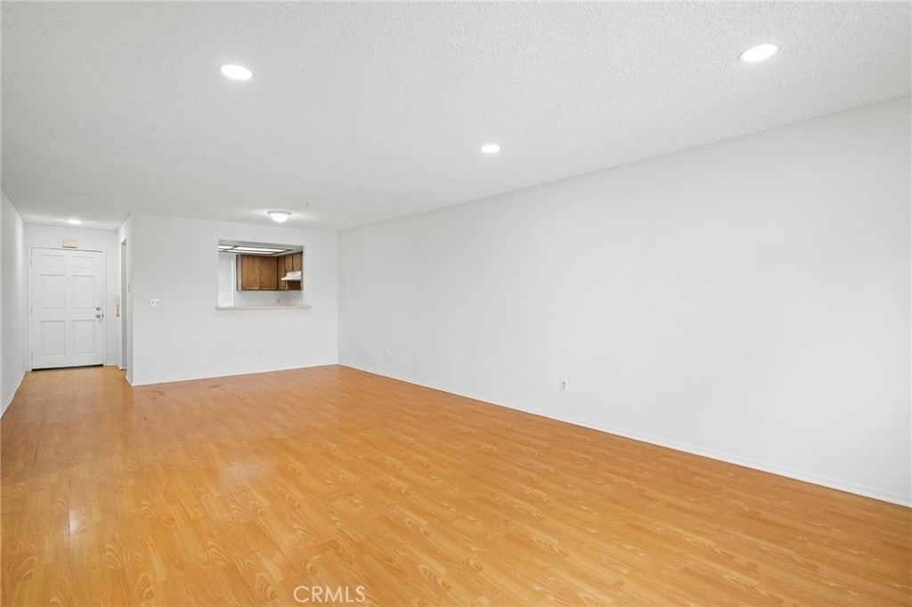 330 Pioneer Drive - Photo 4
