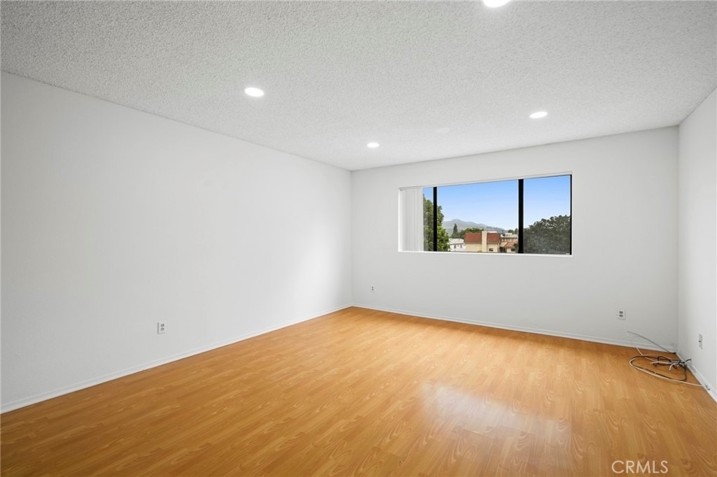 330 Pioneer Drive - Photo 6