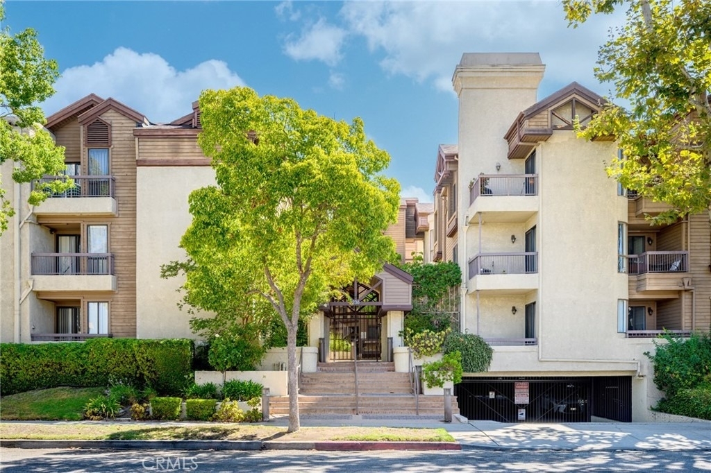 236 N Louise Street - Photo 0
