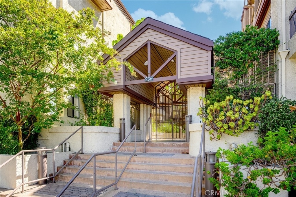 236 N Louise Street - Photo 1