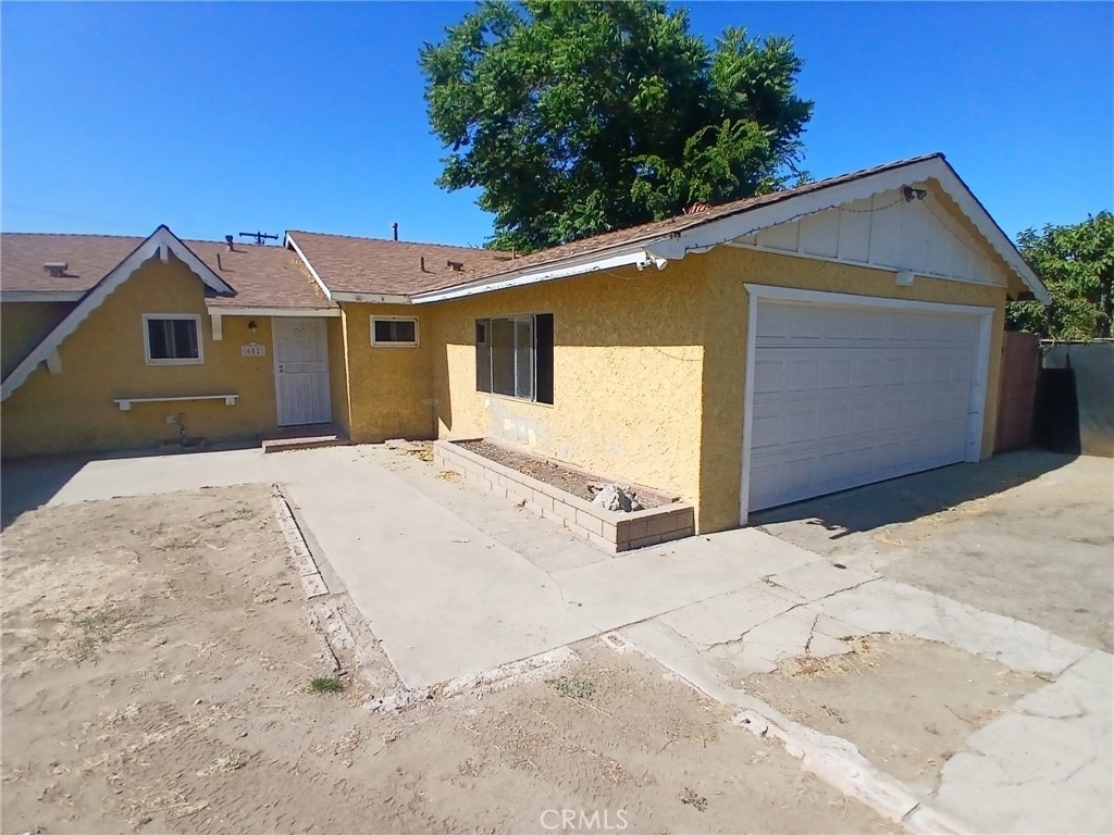 652 E Belmont - Photo 4