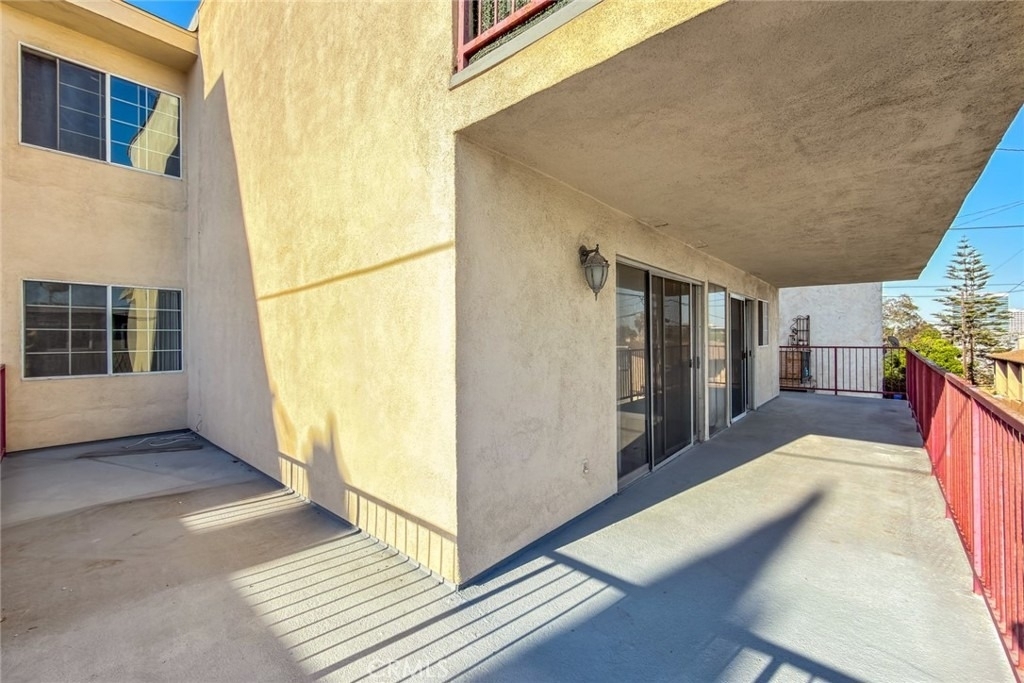 810 E Grand Ave - Photo 30