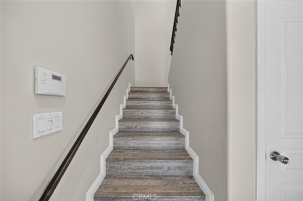 7923 Ledge Ave - Photo 1