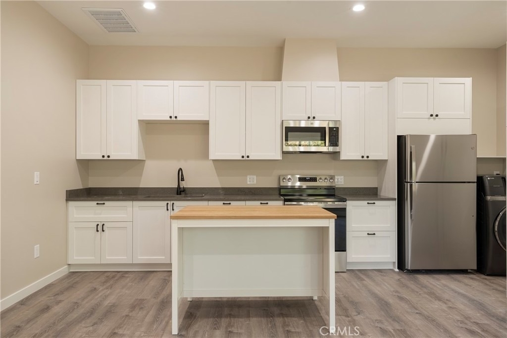 1732 E Ruddock - Photo 2