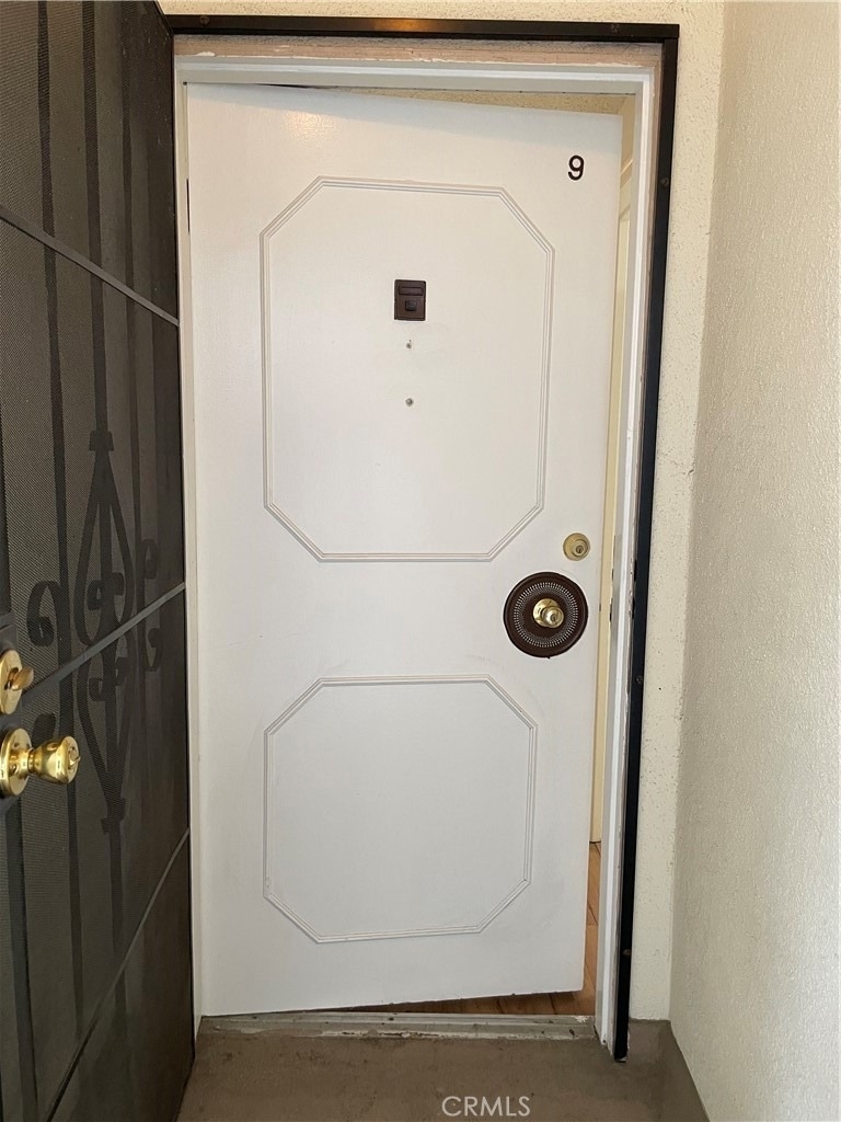 1141 Pine - Photo 4