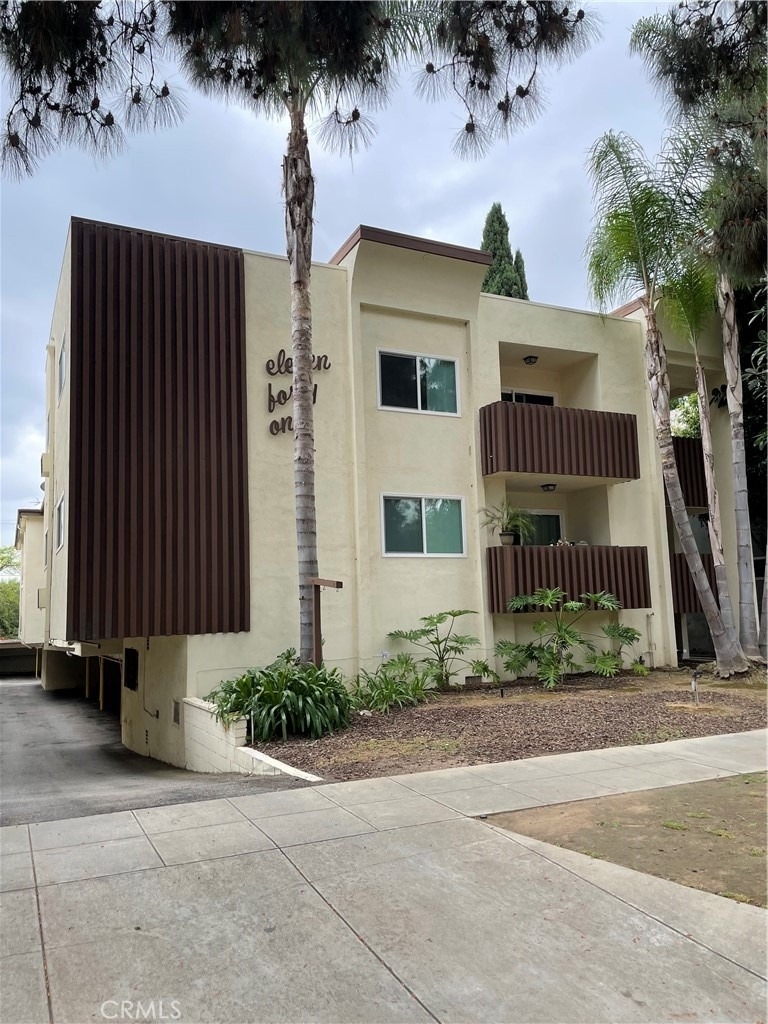 1141 Pine - Photo 1