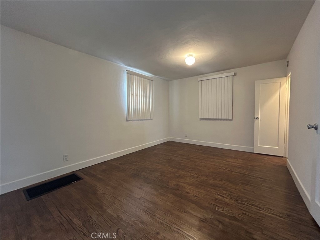 214 E Stocker - Photo 13