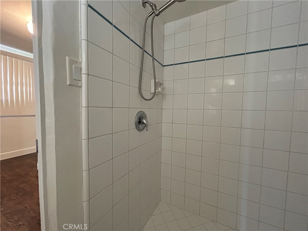 214 E Stocker - Photo 11